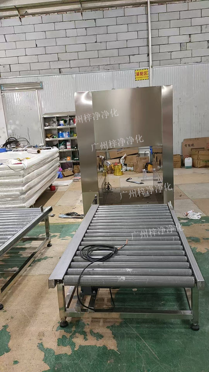 自動(dòng)門(mén)層流傳遞窗可配合輸送線兩端設(shè)有自動(dòng)門(mén)，實(shí)現(xiàn)物品的自動(dòng)進(jìn)出，減少人工操作。